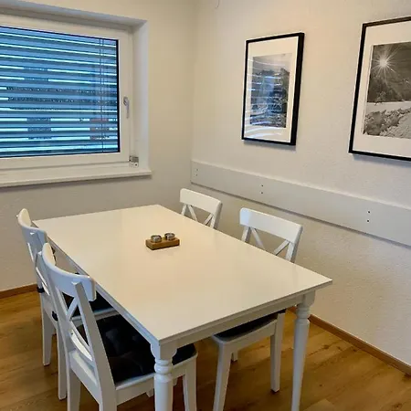 Oliver, Axams Apartament