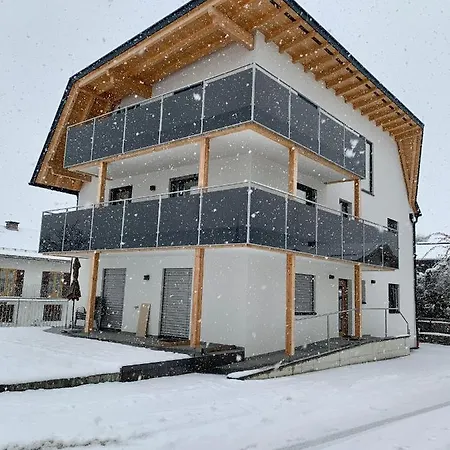 Oliver, Axams Appartement *