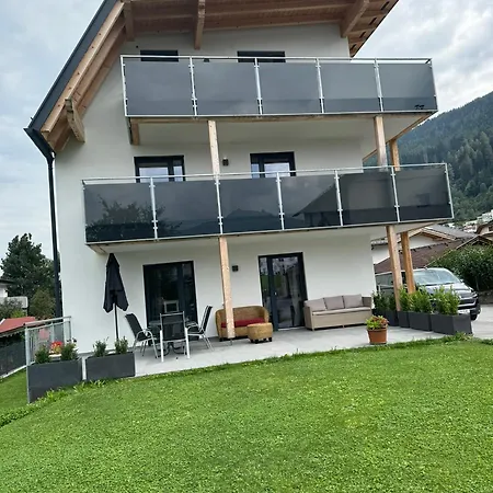 Oliver, Axams Apartament