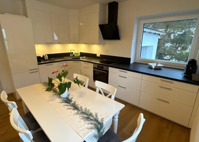 Oliver, Axams * إنسبروك