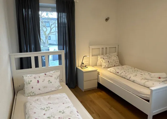 Oliver, Axams Apartment