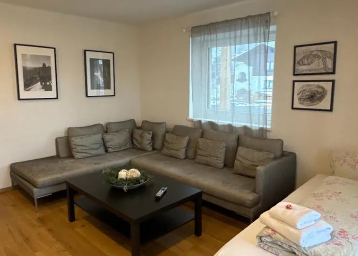 Oliver, Axams Apartment *